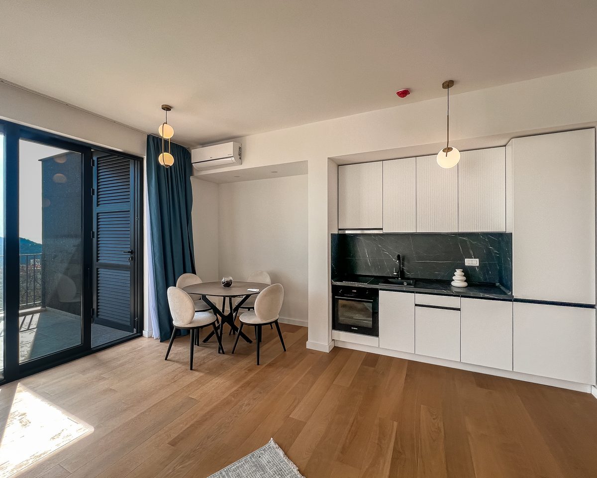Kitchen dining